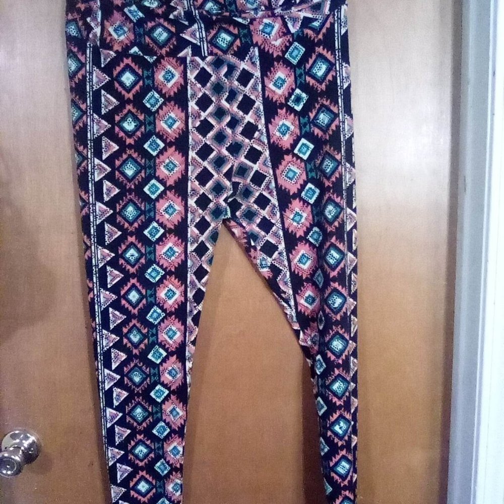 LuLaRoe tall and curvy leggings